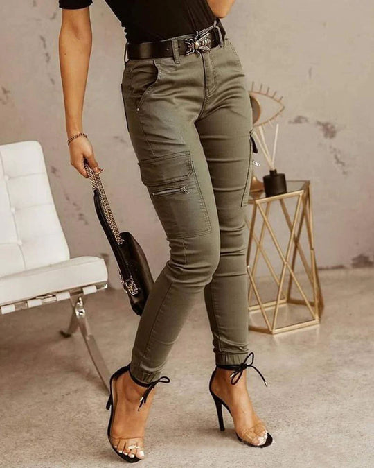 Phoebe - High-Waisted Cargo Jeans